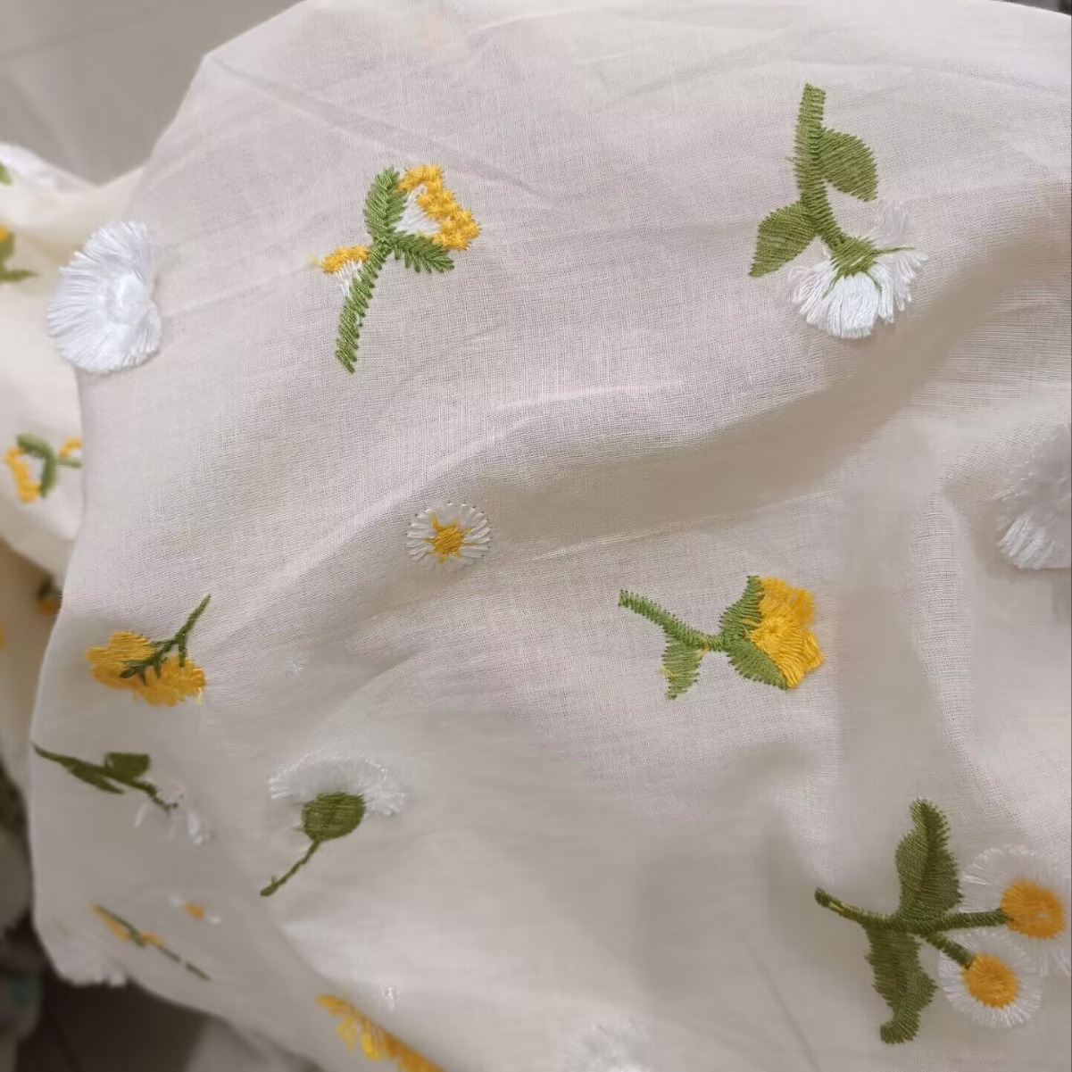 Wholesale customize lightweight embroidered daisy flower cotton fabric for summer dresses Wholesale customize lightweight embroidered daisy flower cotton fabric for summer dresses