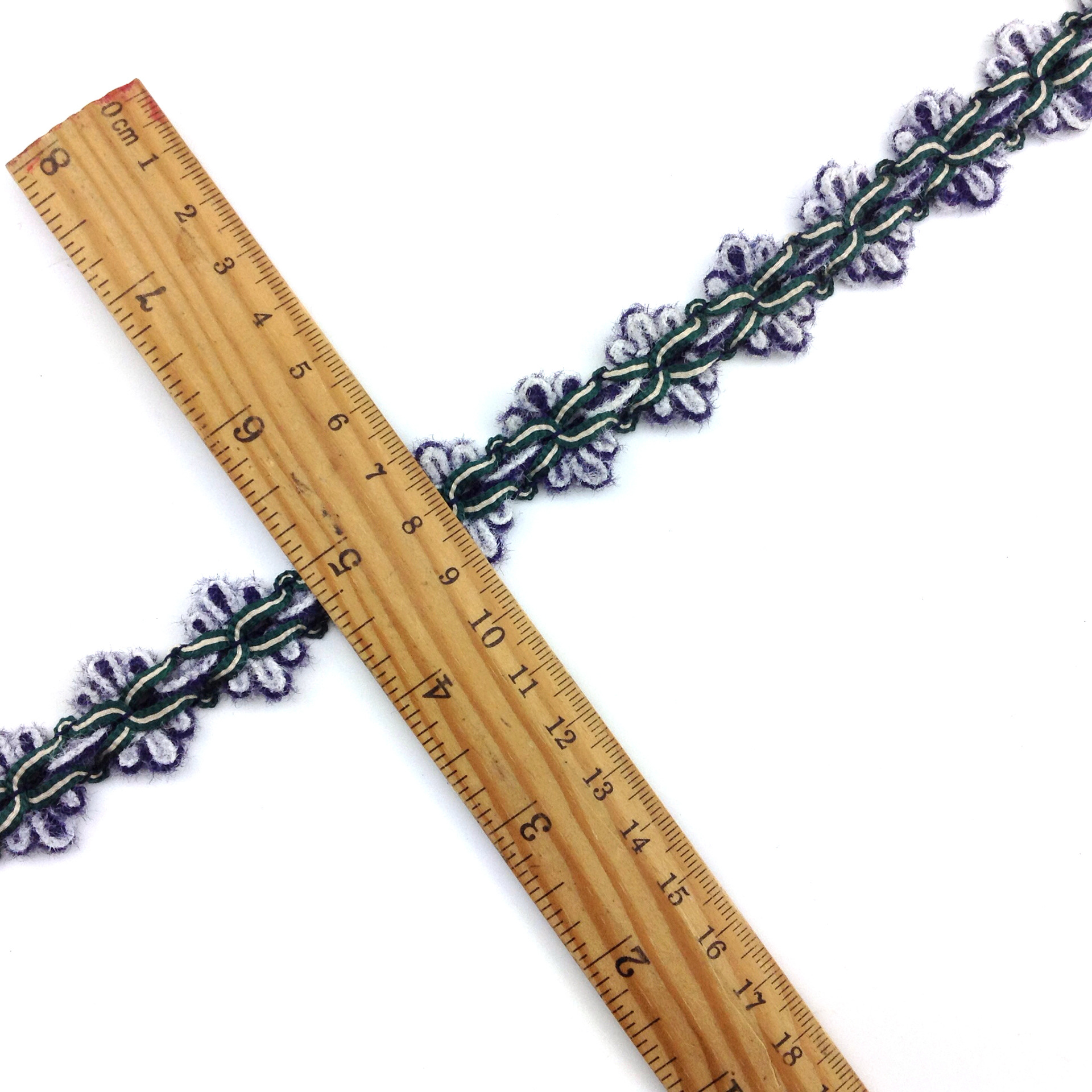 Hand-crocheted lace trim for decorating knitting lace trim accessories for Chanel-style jackets Hand-crocheted lace trim for decorating knitting lace trim accessories for Chanel-style jackets