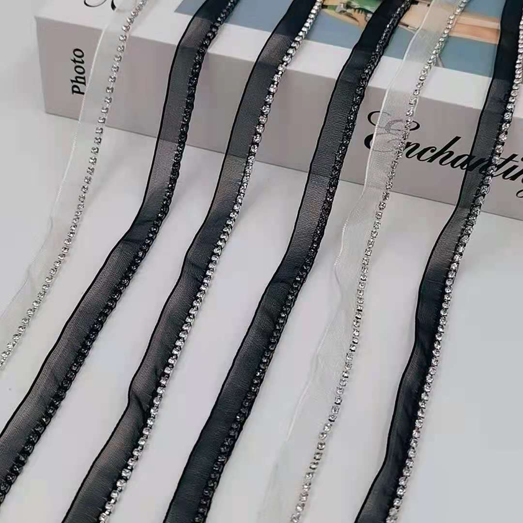 Beaded pearl and rhinestone piping trimming